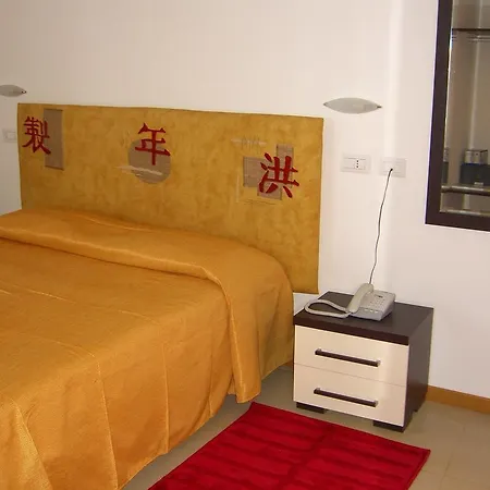 ホテル Flaminio カットーリカ